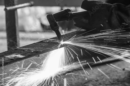 Metal cutting gas, Black&White