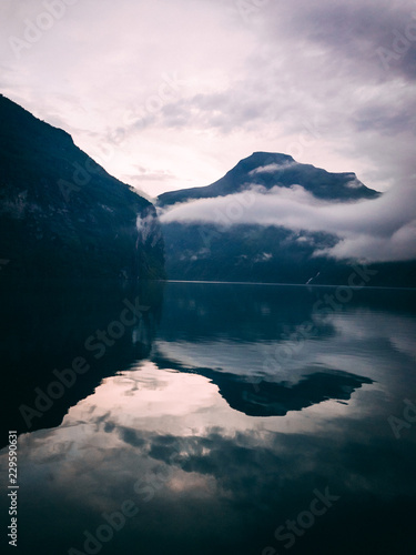 Gairanger fjord photo