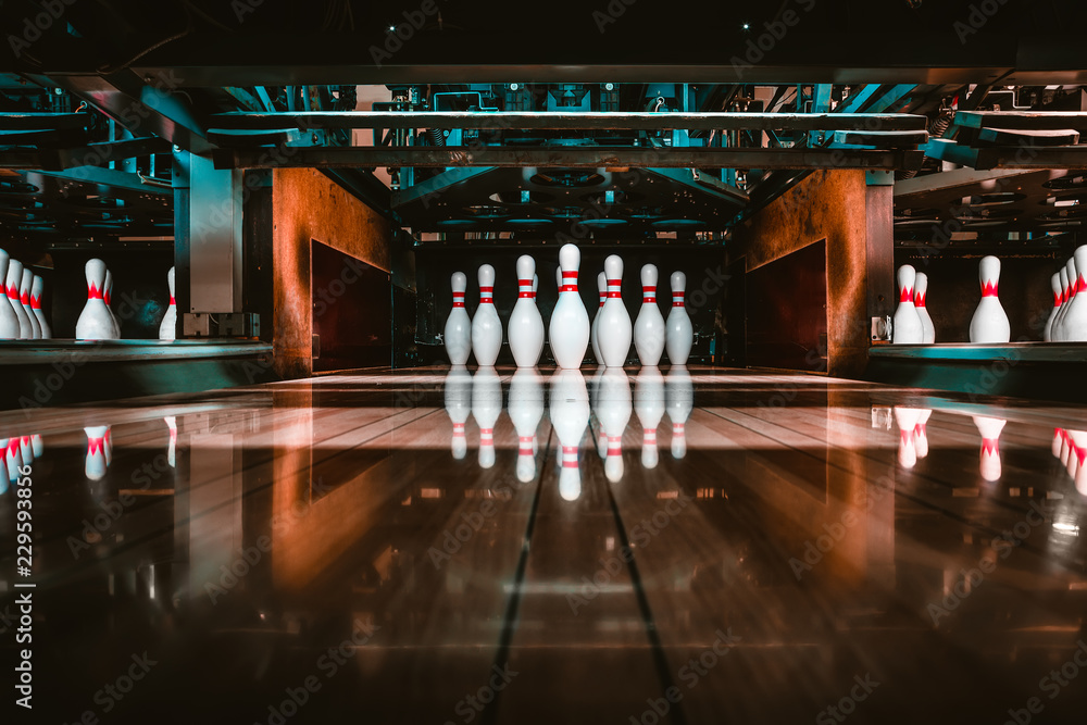 Fototapeta premium bowling alley. pins.