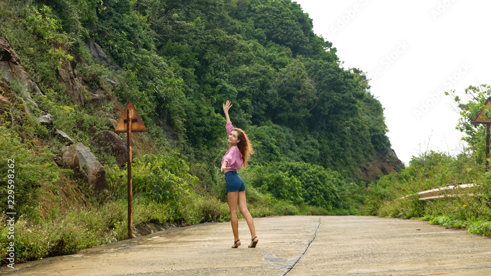 Naklejka premium Travel girls around the island.