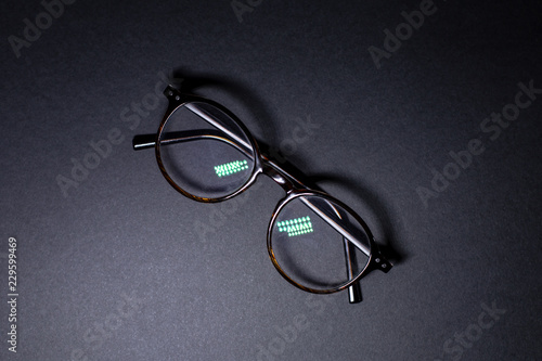 Light reflection glasses