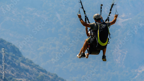 Fotografija paragliding tandem