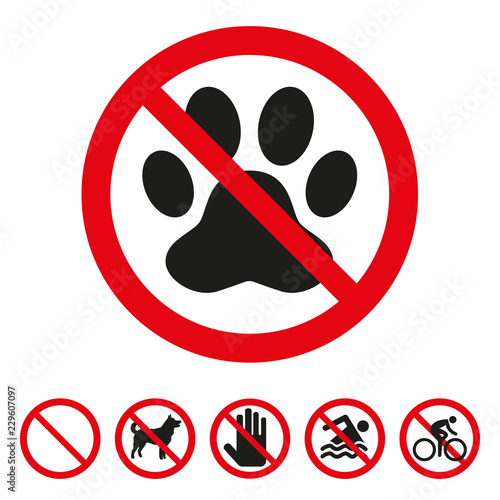 No pets sign on white background.