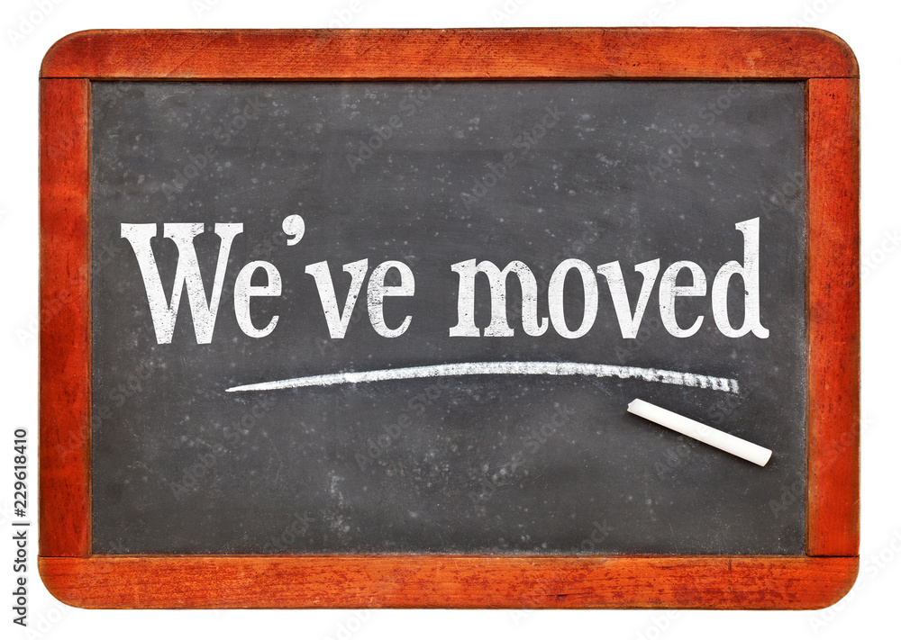 Obraz premium We have moved blackboard sign