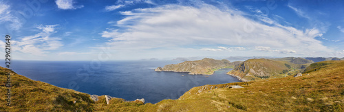 Ausblick vom Vestkapp aus auf die Küste des Antlantiks