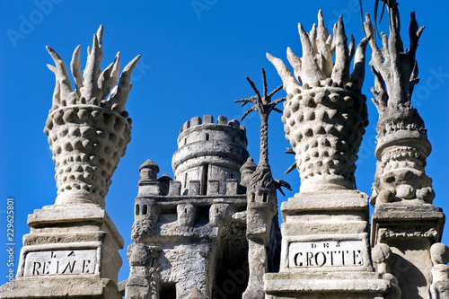 Der Palais Idéal von Ferdinand Cheval in Hauterives, Frankreich photo