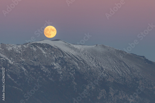 Alba dela luna a Rocca Calascio - Gran Sasso photo