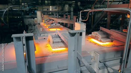 Glass melting furnace on the gassware production