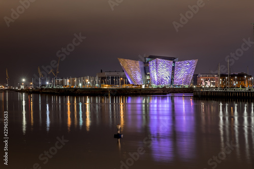 Fotografie Titanic Belfast in the night