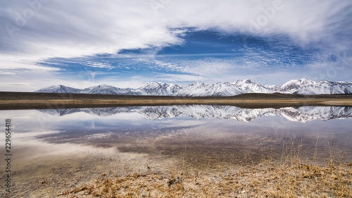 Fototapeta Naklejka Na Ścianę i Meble -  Sierra Nevada Mountains Reflection