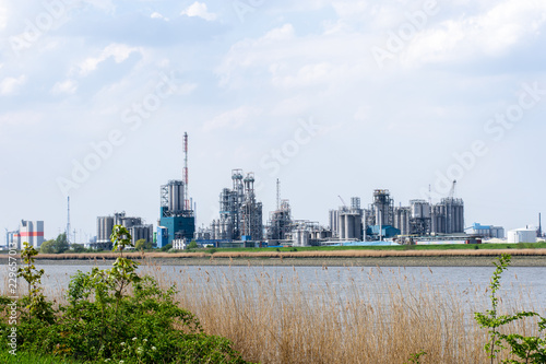 oil refinery power plant