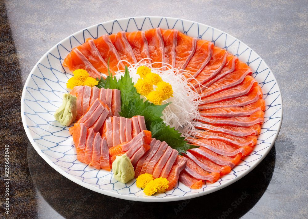 鮭 お造り 刺身 盛付 サーモン サケ シャケ 食べ物 魚 和食 魚介類 食材 川 鱒 料理 酒 冬 旬 切身 つまみ トラウト 秋 日本食 沢山 大盛 バイキング 山 北海道 いくら 海 大葉 居酒屋 会席 旅行 海の幸 Stock Photo Adobe Stock
