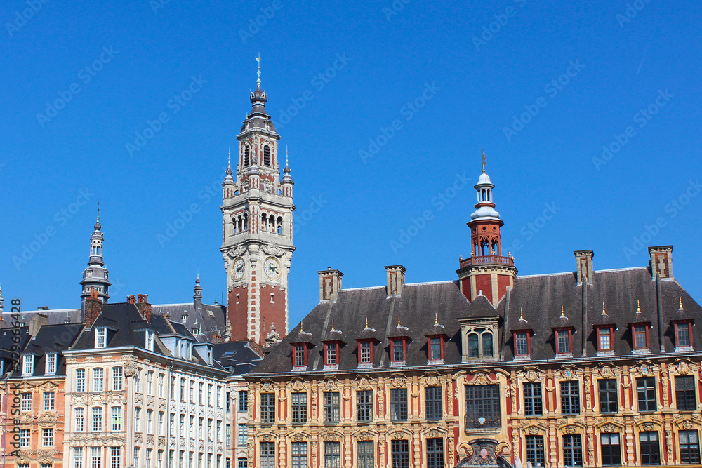 Lille (France) / Grand place avec beffroi de la Chambre de Commerce et d'Industrie Grand Lille