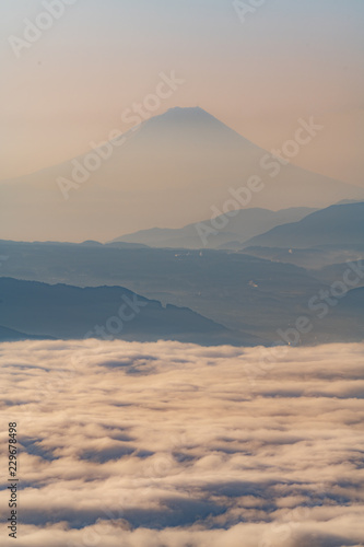雲海と富士山