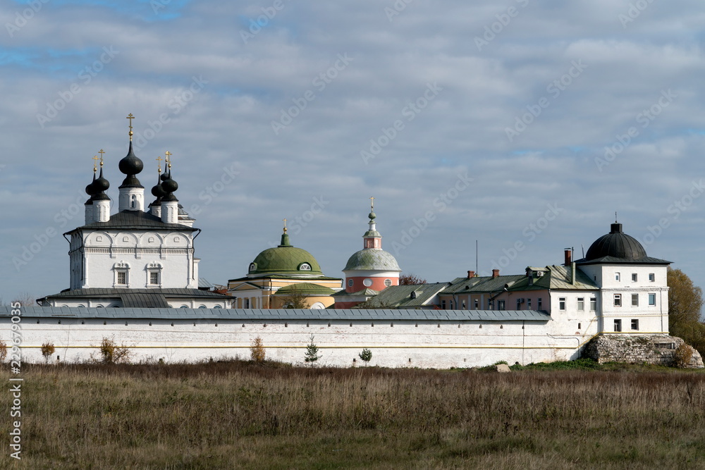 Fototapeta premium Свято-Троицкий Белопесоцкий женский монастырь в Ступино.