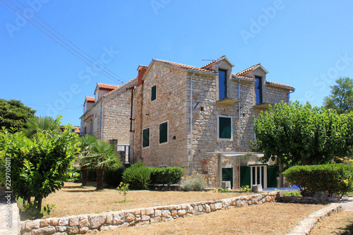 Photos stone house 9030