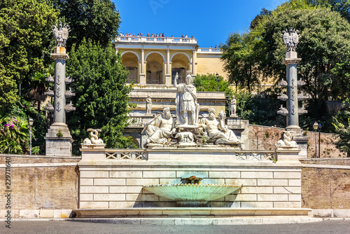 Fountain "Fontana della dea Roma" in Piazza del Popolo