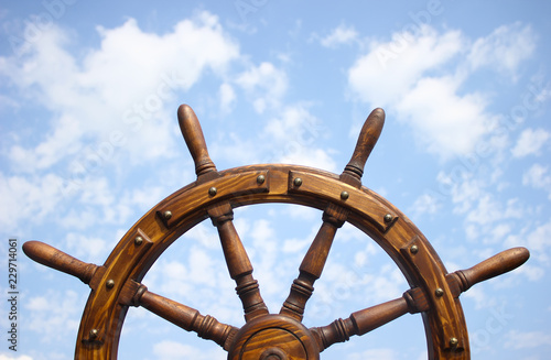 Steering wheel ship