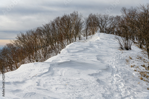 赤城山の冬の登山道 © backpacker