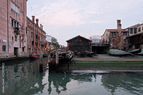 Fototapeta Naklejka Na Ścianę i Meble -  Squero di San Trovaso . Venice . Venedig