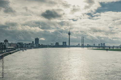 Düsseldorf Rhein © Jorge Cabo