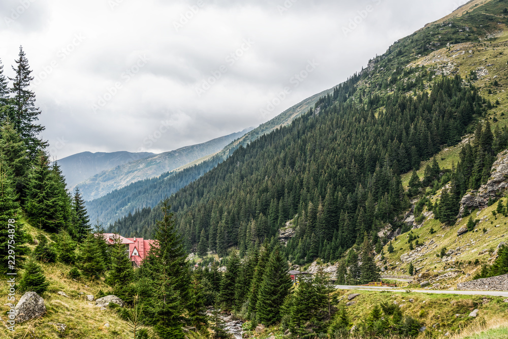 Fototapeta premium Carpathian Mountains View On Transfagarasan Road In Romania
