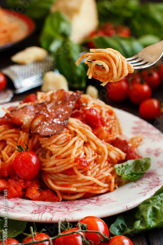 Spaghetti alla amatriciana photo