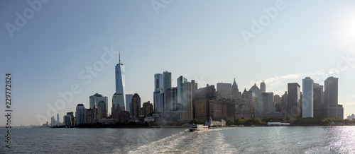 Manhattan Skyline © DesignFlip