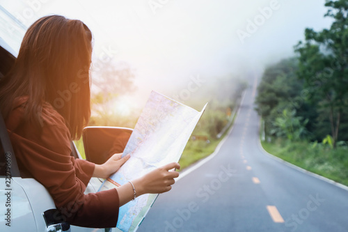 Bilde på lerret women travel relax in the holiday