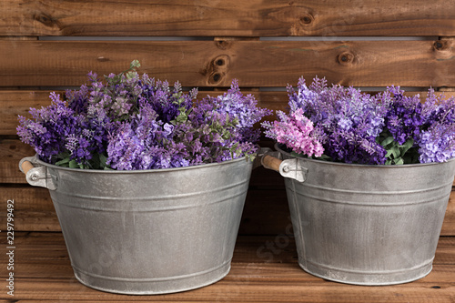 Fototapeta Naklejka Na Ścianę i Meble -  Flores de lavanda en maceteros de zinc 2.
