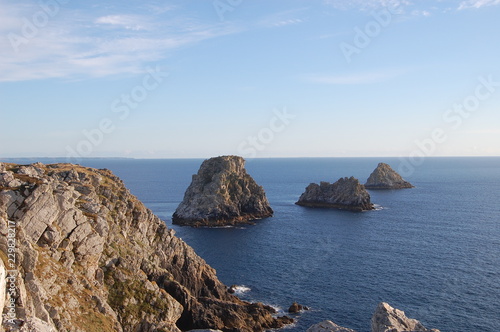 les Tas de Pois, Pointe de Pen-Hir dans la presqu'île de Crozon (Camaret-sur-Mer, Finistère) en Bretagne, France en juillet