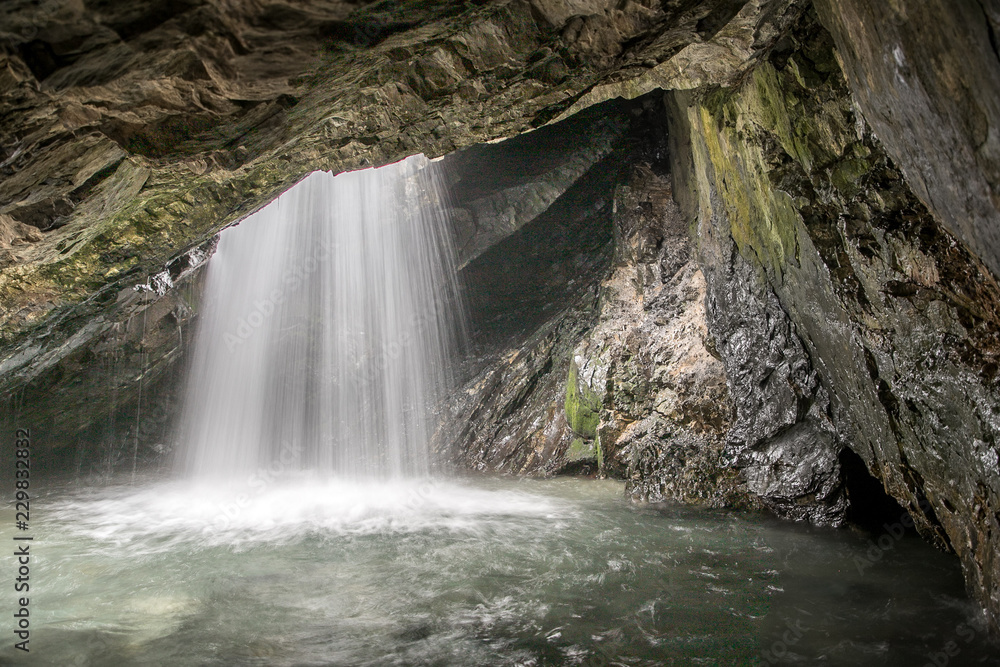 Naklejka premium Donut Falls