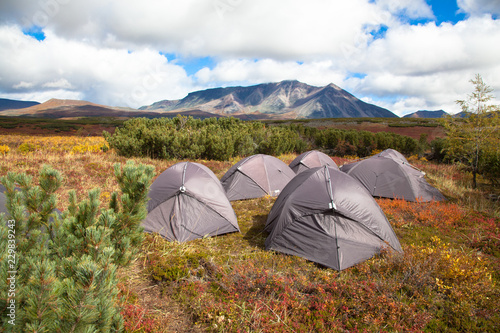 Canvas Print Tourist camp in the tundra