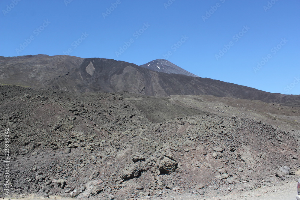 volcán antuco desnudo