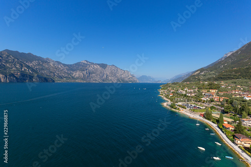 Fototapeta Naklejka Na Ścianę i Meble -  Lake Garda, the largest lake in Italy, Malcesine, Italy.