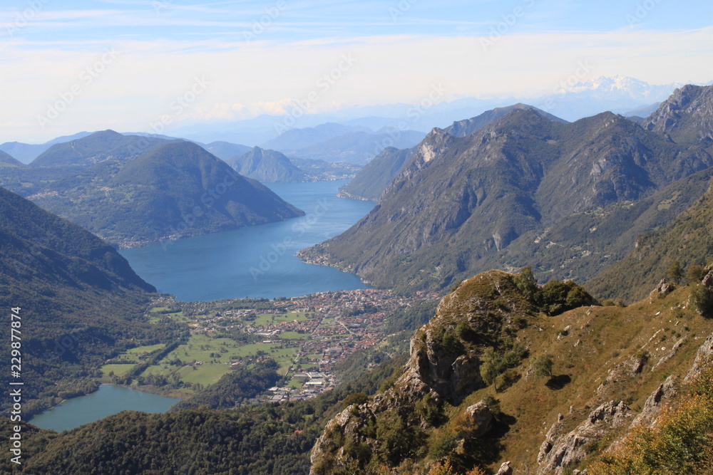 Zauberhafte Alpenlandschaft / Blick vom Monte Grona zum Luganer See und