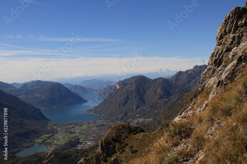 Zauberhafte Alpenlandschaft; Blick vom Monte Grona zum Luganer See und Monte Rosa
