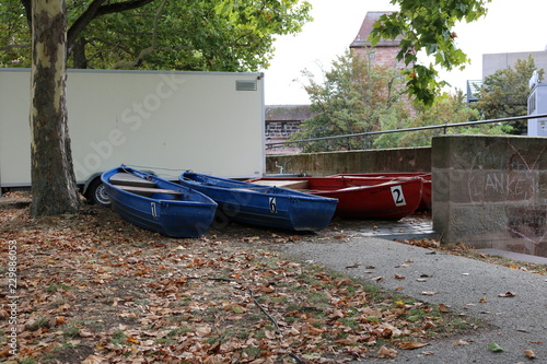 Holzboote neben dem Fluss in Deutschland. photo