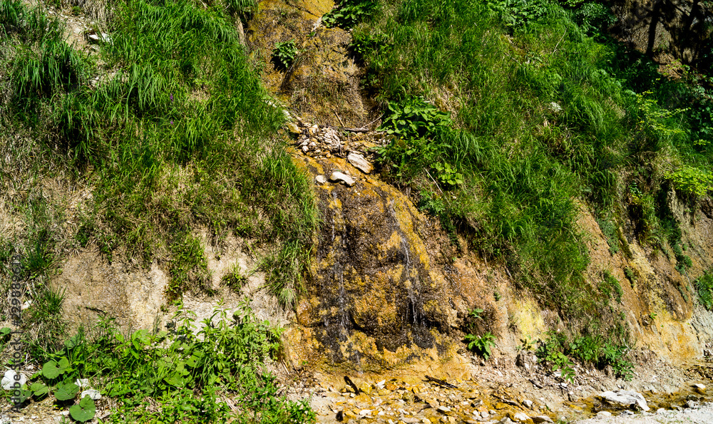 Acqua che scende dal monte Acqua che scende dal monte