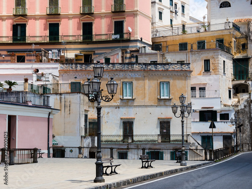 Ort Arani mit seinen alten Häusern, Piazza Umberto I, Unesco Weltkulturerbe,  Halbinsel von Sorrent, Costiera Amalfitana,  Region Amalfi, Amalfiküste, Kampanien, Italien photo