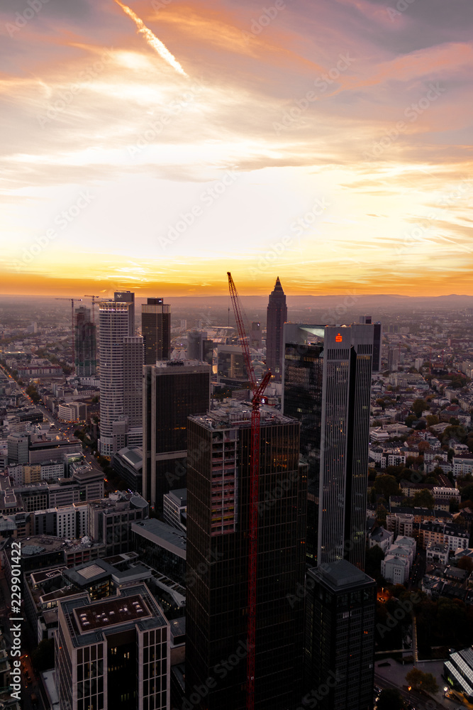 Bankenviertel Frankfurt im Sonnenuntergang