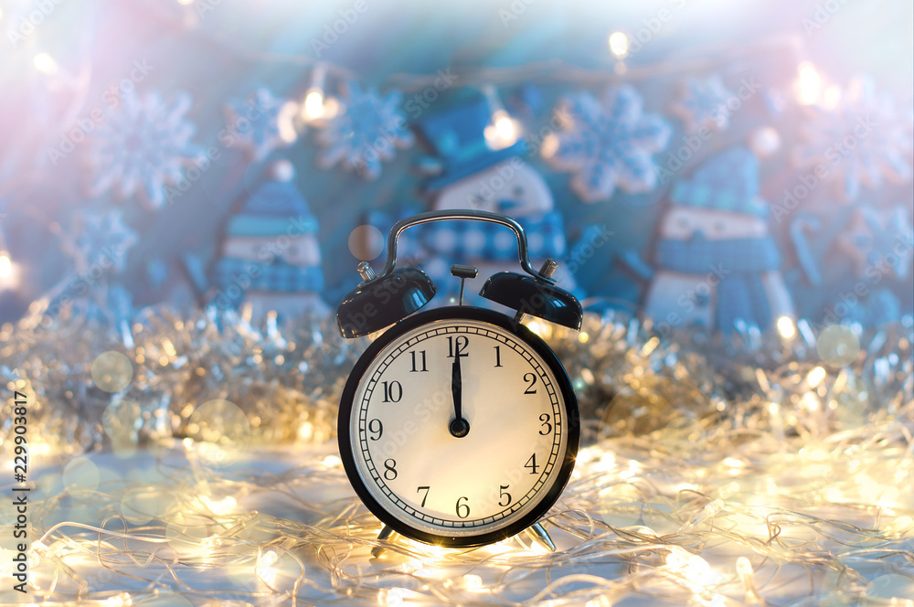 новогодние открытки с часами. новогодние открытки с часами. новогодние часы картинки. часы новогодние. волшебные новогодние часы.