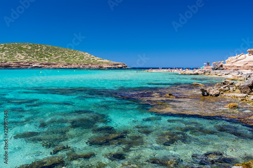 Ibiza - Cala Comte, Blick von der Cala Escondida über das Meer zur Insel  Illa des Bosc photo