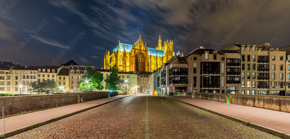 Obraz premium Cathedrale_Metz_Grand-Est_Guigs-Timelapse.jpg