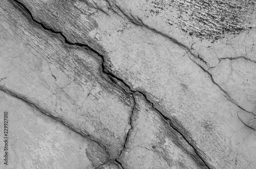 old wall with cracks