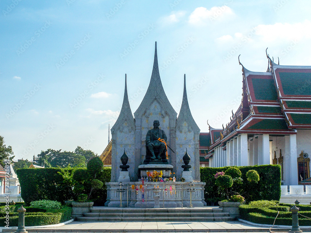 Fototapeta premium thai temple in bangkok thailand