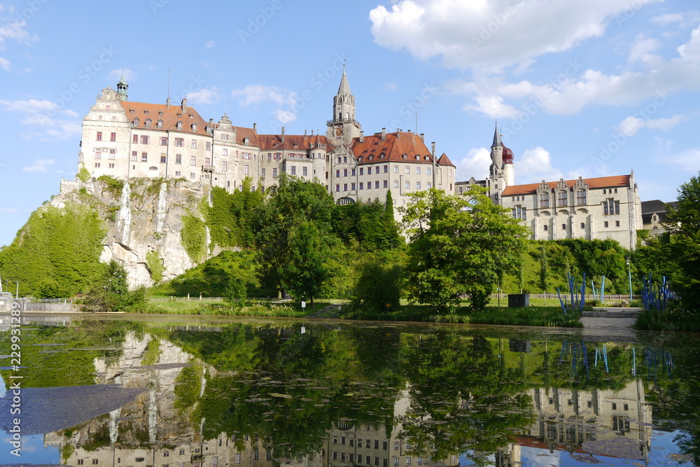 Spiegelung im Wasser: Schloss Sigmaringen Spiegelung im Wasser: Schloss Sigmaringen