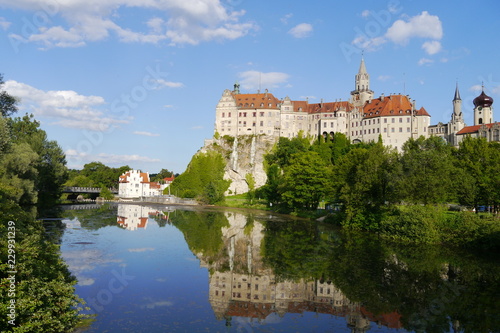 Schloss Sigmaringen Märchenschloss mit Wasserspiegelung