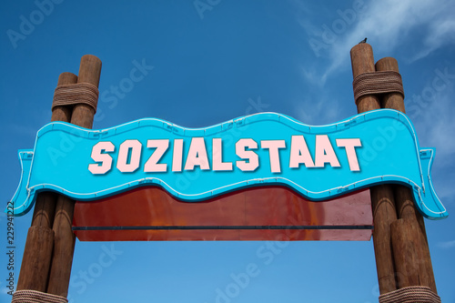 Schild 332 - Sozialstaat