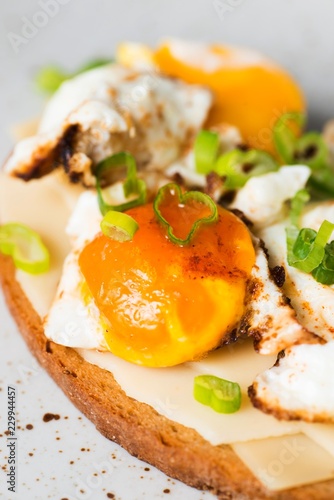 Toast with fried eggs.